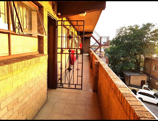 3 BEDROOM FLAT FOR SALE IN VEREENIGING CENTRAL